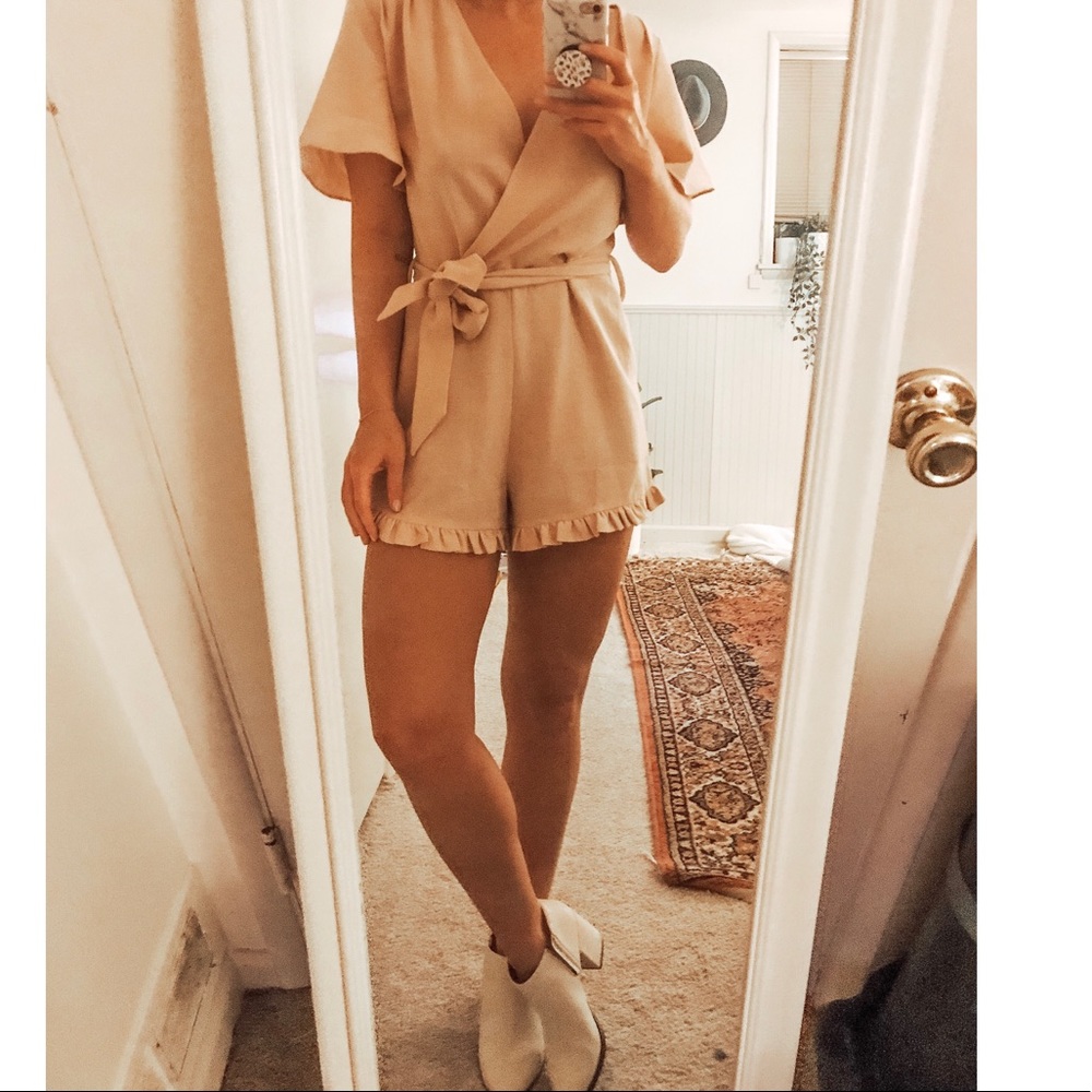 Pacsun Lucca Mackenzie flutter sleeve romper